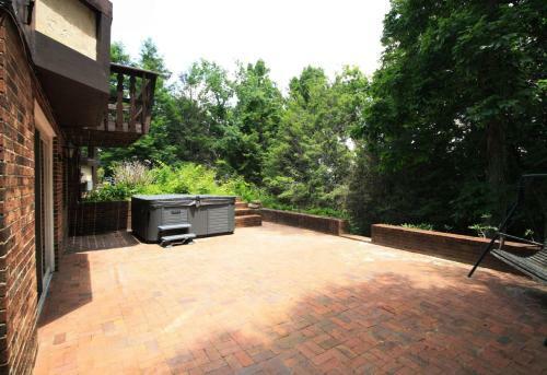 Hickory Manor