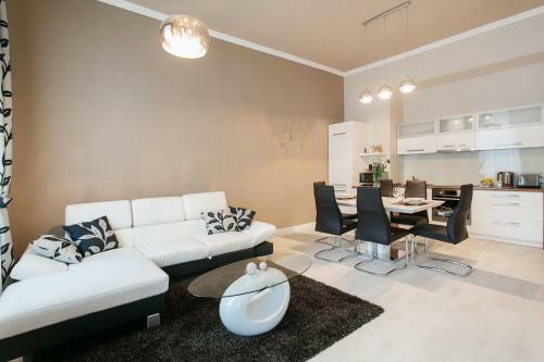 Parliment Luxury Apartment
