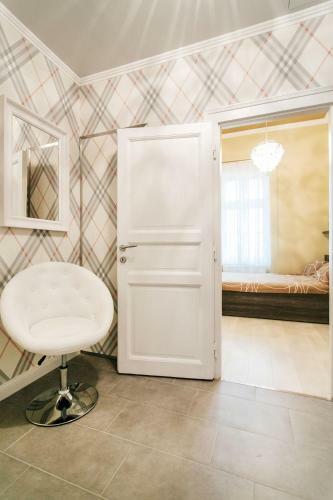 Parliment Luxury Apartment