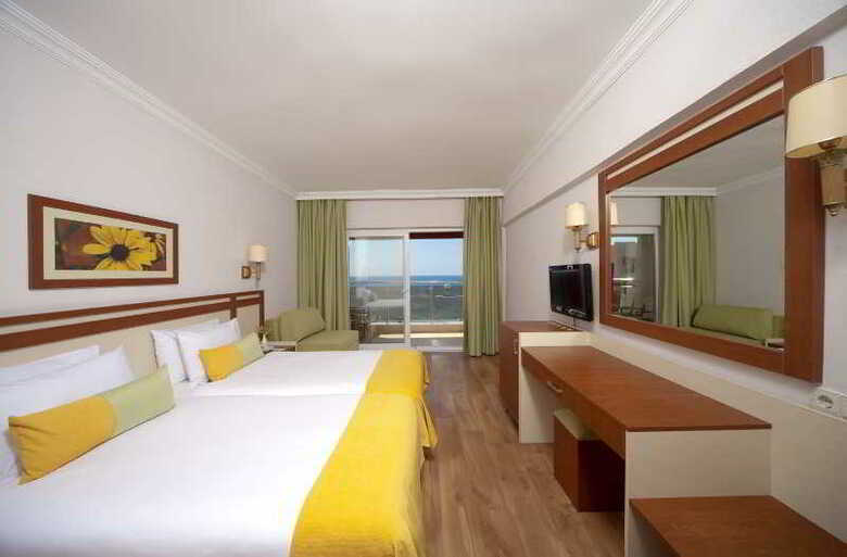 Hotel Emir Beach