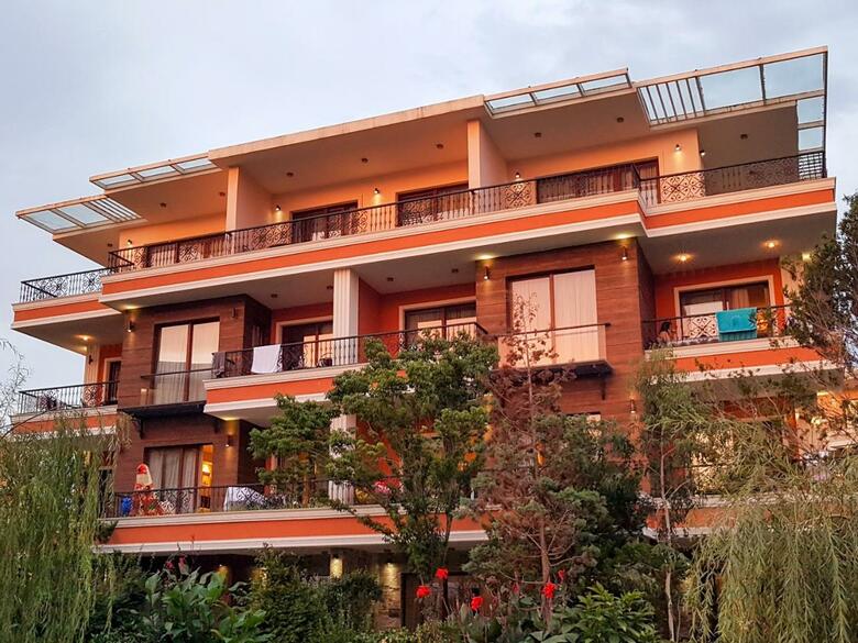 Luxury Dreamland Oasis Apartments