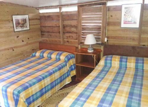 Hotel Secret Cabins At Firefly Beach Cottage