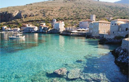 Two-bedroom Holiday Home In Areopoli