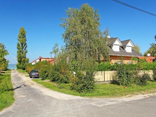Balaton H2053-1