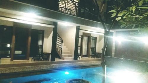 Kubu D' Bukit Kedonganan Homestay