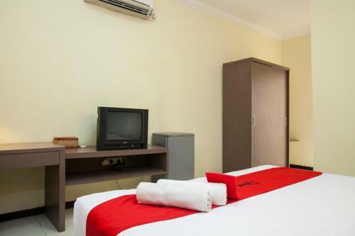 Bed & Breakfast Reddoorz Near Gubeng Station