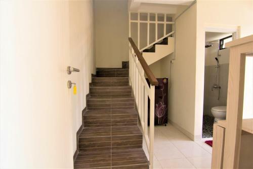 Hostal Reddoorz @ Mayjen Sungkono