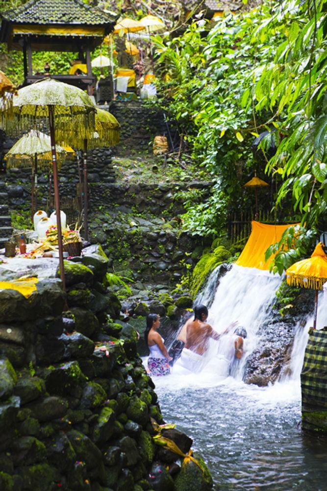 Hotel Suarapura Resort & Spa