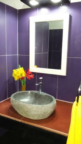 Hostal Lotus Guesthouse