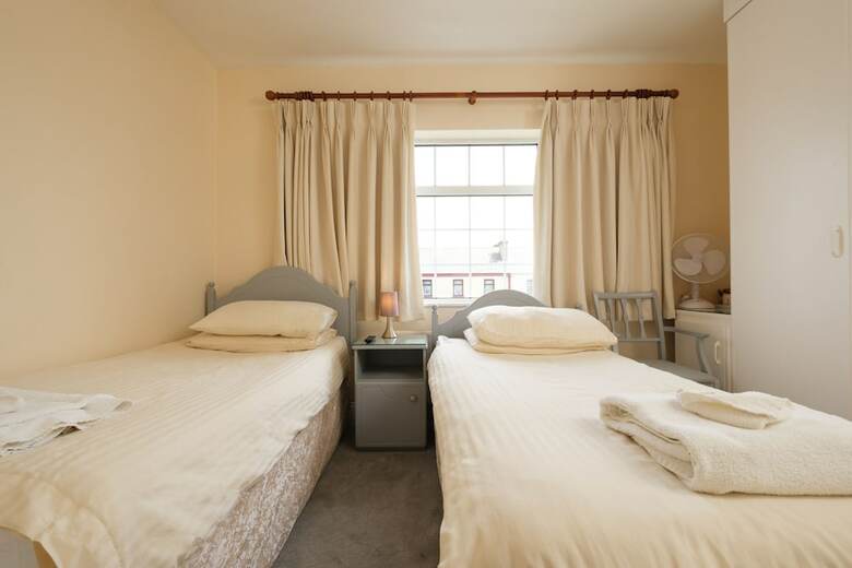 Four Seasons B&B