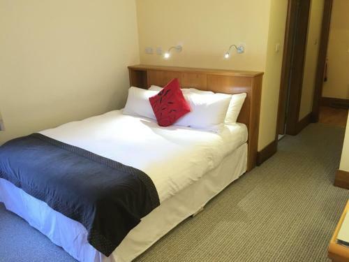Hostal Brennan Court Guest Accommodation