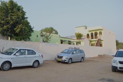 Hostal Saini Guest House