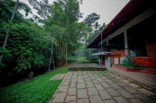 Hotel Bamboo Creek Resort
