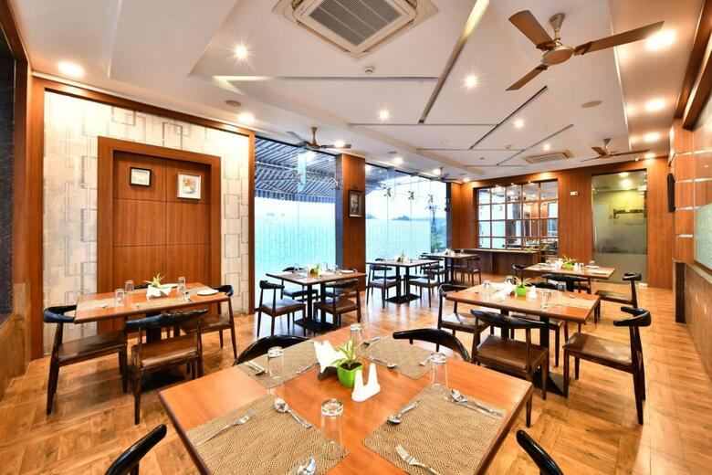 Hotel Vits Sagar Plaza, Pune Chakan