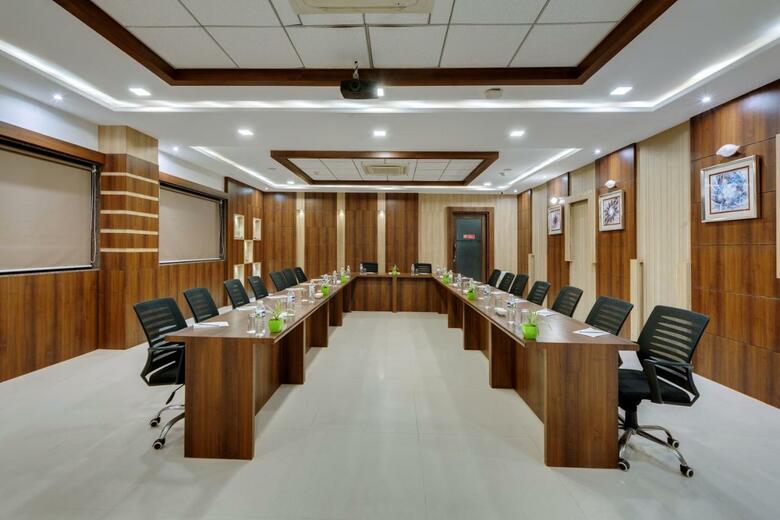 Hotel Vits Sagar Plaza, Pune Chakan