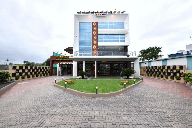 Hotel Vits Sagar Plaza, Pune Chakan