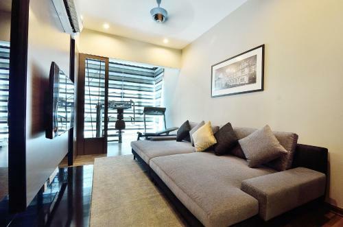 Iris Luxury Service Villa