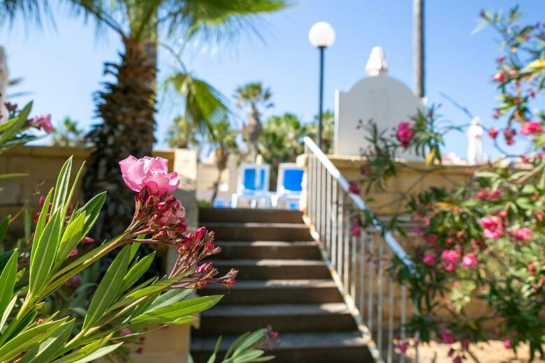 Beach Garden Hotel