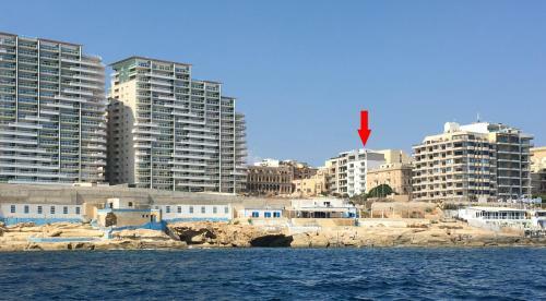 Apartment With Stunning Seaviews