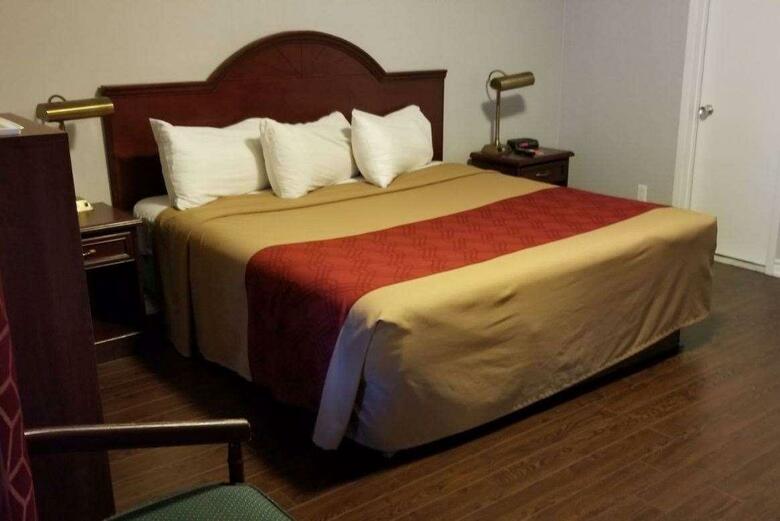 Hotel Econo Lodge Aeroport