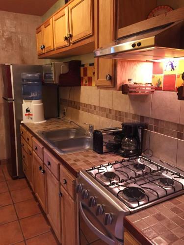 Hostal Leo's Baja Oasis