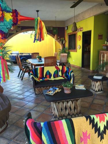 Hostal Leo's Baja Oasis