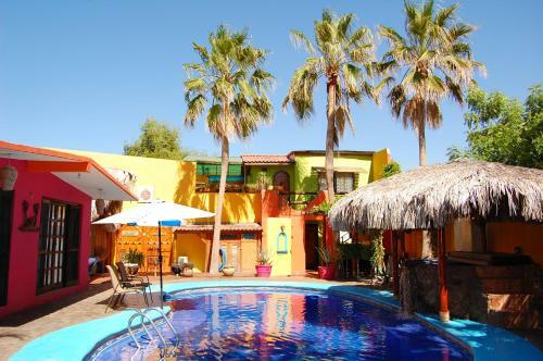 Hostal Leo's Baja Oasis