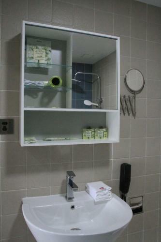 Ub Inn Hotel & Gallery