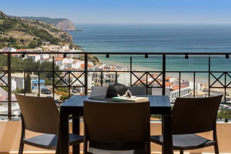 Hotel Nau Salema Beach Village
