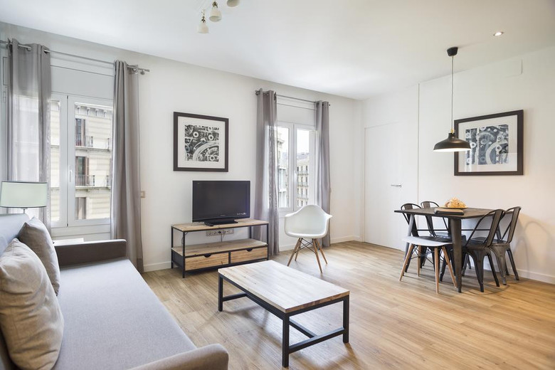 Amister Apartments