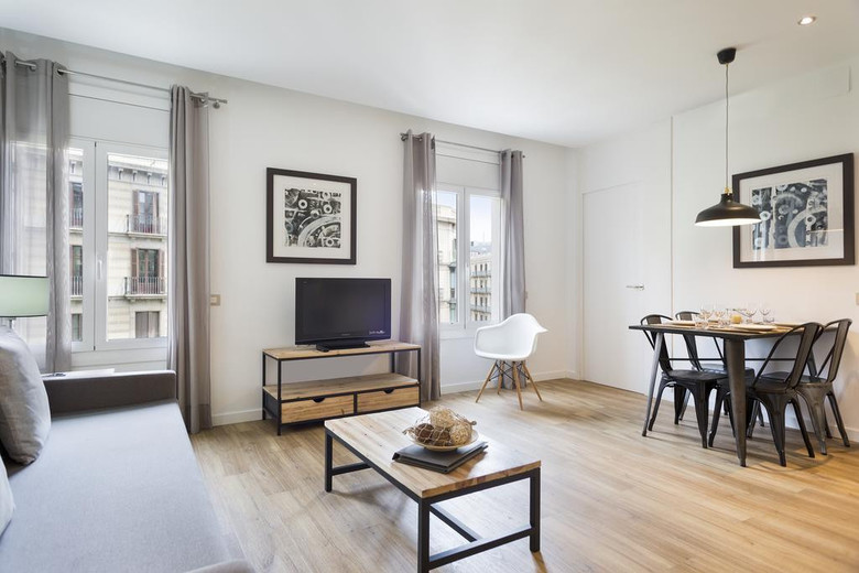 Amister Apartments