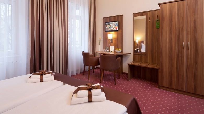 Gold Hotel