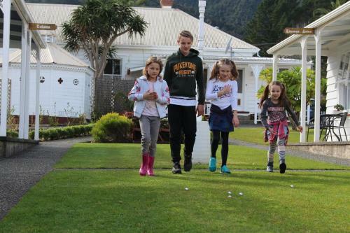 Coromandel Colonial Cottages Motel