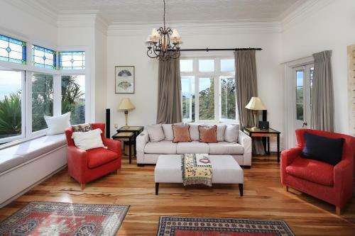 Crescent Villa