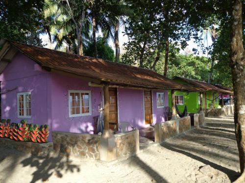 Hotel Oasis Surf Camp