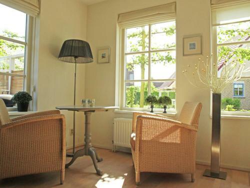 Attractive, Detached Holiday Home In Small-scale Holiday Park