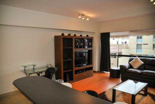 Calle Tripoli, Miraflores-executive Apartment