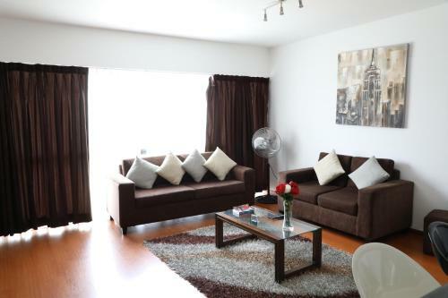 Calle Tripoli, Miraflores-executive Apartment