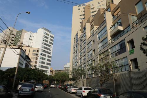 Calle Tripoli, Miraflores-executive Apartment
