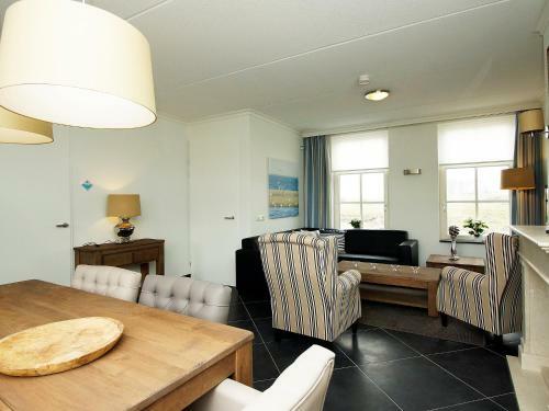 Hotel Holiday Home 6p. Wellnesswoning