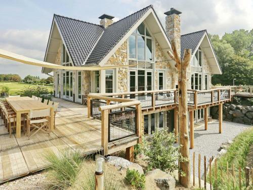 Luxurious Holiday Home With Jacuzzi In Noordwijk