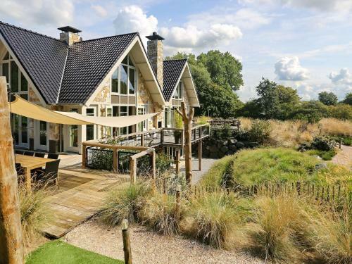 Luxurious Holiday Home With Jacuzzi In Noordwijk