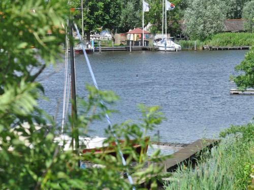 Splendid Waterfront Holiday Home In Uitwellingerga