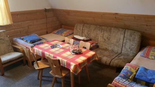 Camping Harenda Pokoje Go?cinne I Domki
