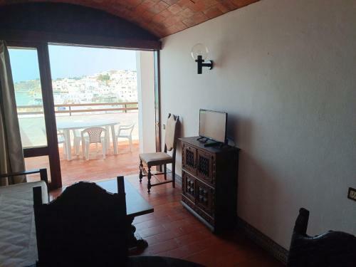 Montramar Fisherman's Beach Apartments