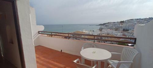 Montramar Fisherman's Beach Apartments