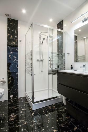 Apart-center Granitica
