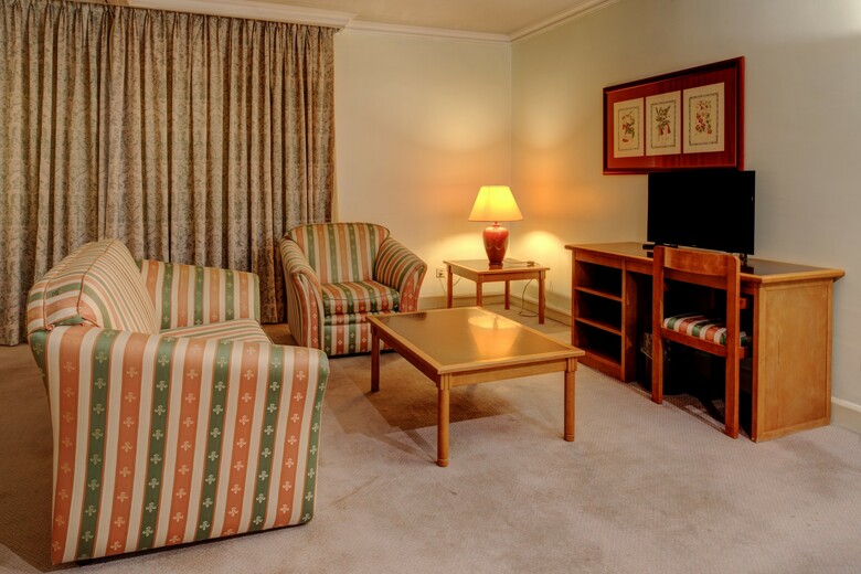 Hotel Vip Executive Suites Marqu�s