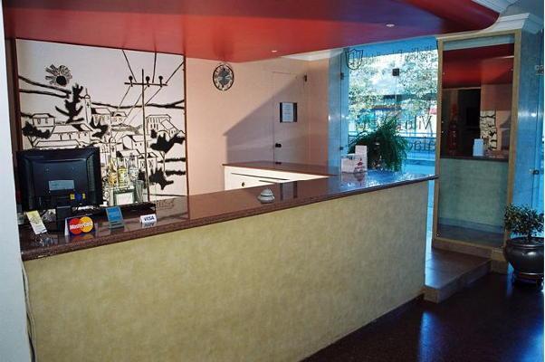 Aton Plaza Hotel