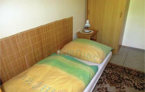 Three-bedroom Holiday Home In Velke Popovice